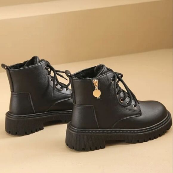 Chic black thick sole boots sz 9.5 - Picture 2 of 5